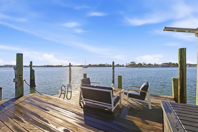 670 SUNSET DRIVE S, St Petersburg, FL 33707