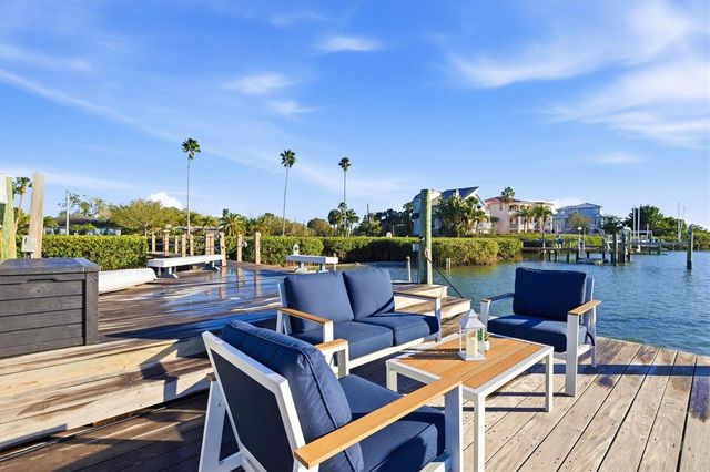 670 SUNSET DRIVE S, St Petersburg, FL 33707