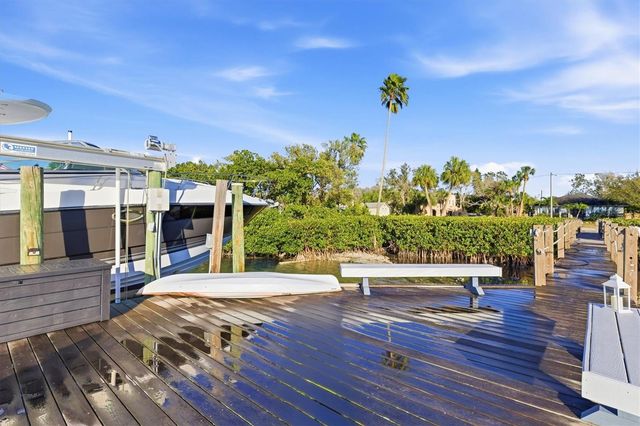 670 SUNSET DRIVE S, St Petersburg, FL 33707