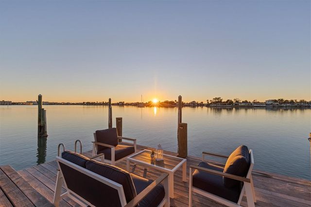 670 SUNSET DRIVE S, St Petersburg, FL 33707