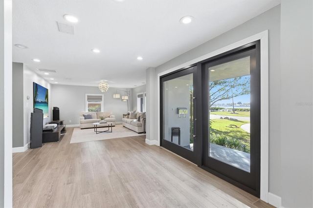 670 SUNSET DRIVE S, St Petersburg, FL 33707