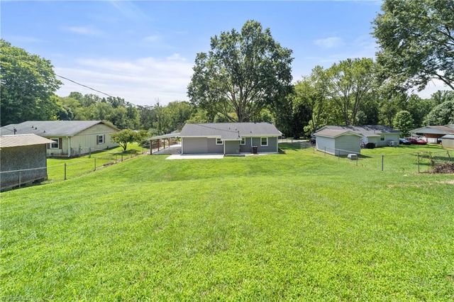 114 Cedardale Lane, King, NC 27021