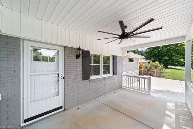 114 Cedardale Lane, King, NC 27021