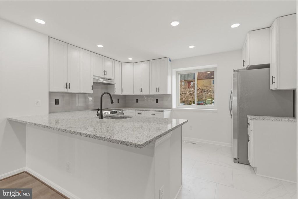 1710 TYVALE CT, Vienna, VA 22182