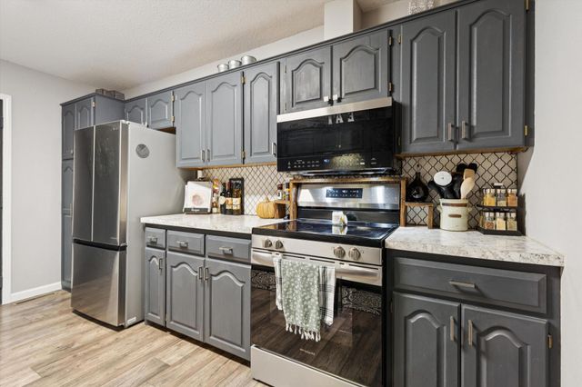 609 E Welco Drive, Montgomery, MN 56069