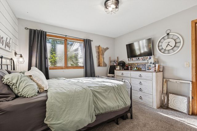 609 E Welco Drive, Montgomery, MN 56069