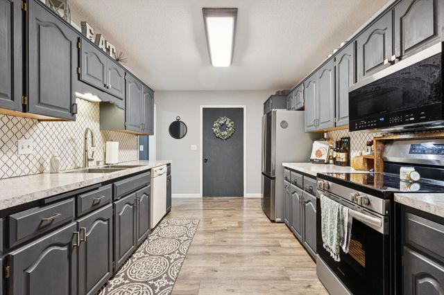 609 E Welco Drive, Montgomery, MN 56069