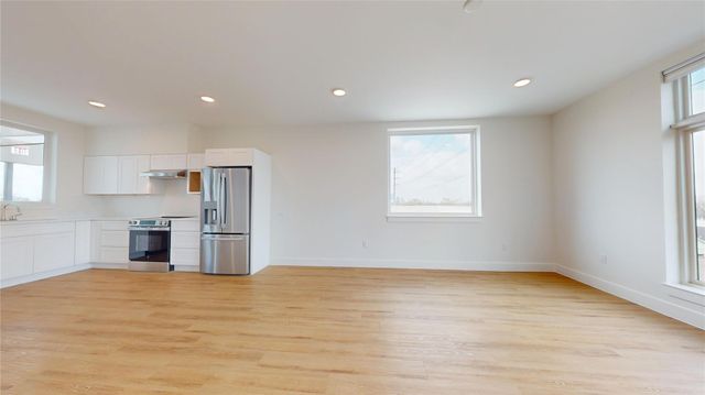 114 Delmar Street 407, Houston, TX 77011