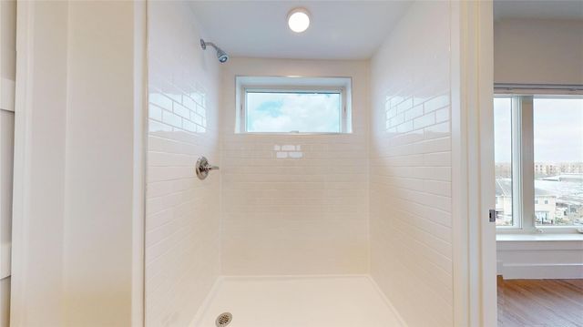 114 Delmar Street 407, Houston, TX 77011