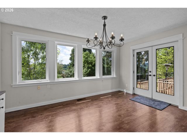 2380 EMMETT Dr Nw, Salem, OR 97304