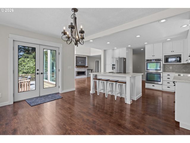 2380 EMMETT Dr Nw, Salem, OR 97304