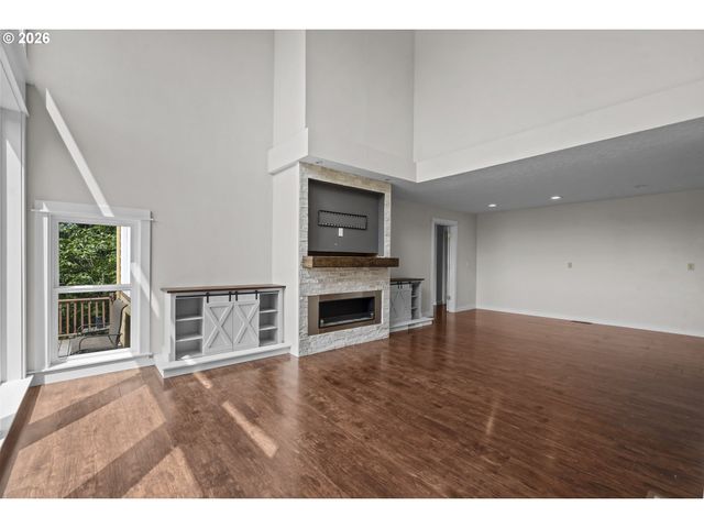 2380 EMMETT Dr Nw, Salem, OR 97304