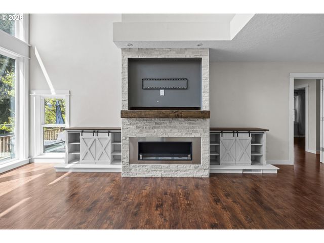 2380 EMMETT Dr Nw, Salem, OR 97304