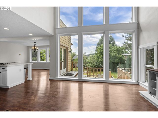 2380 EMMETT Dr Nw, Salem, OR 97304