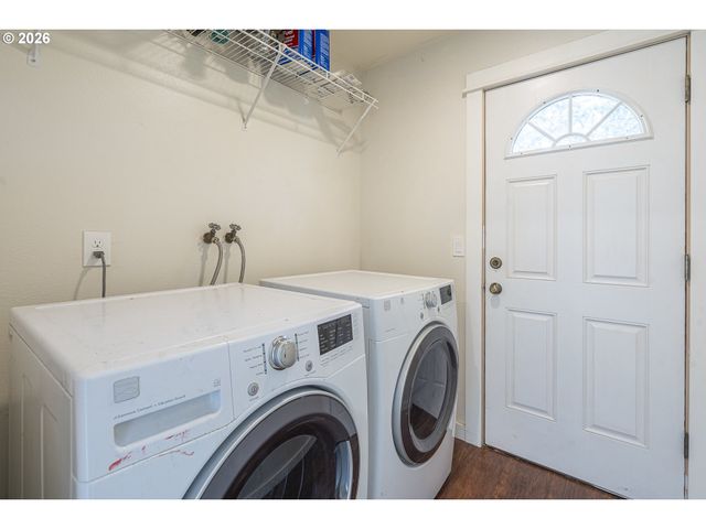2380 EMMETT Dr Nw, Salem, OR 97304
