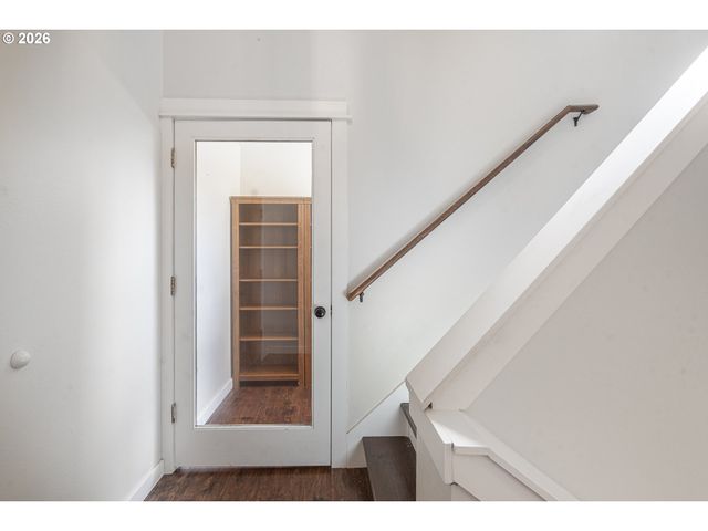 2380 EMMETT Dr Nw, Salem, OR 97304