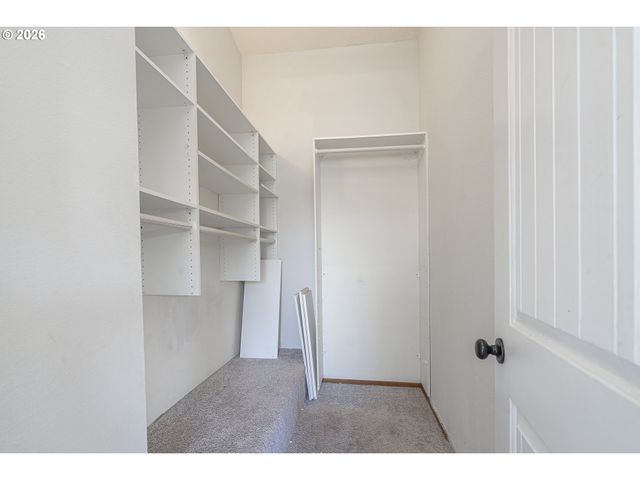 2380 EMMETT Dr Nw, Salem, OR 97304