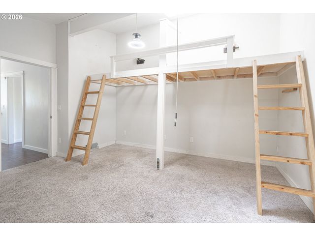 2380 EMMETT Dr Nw, Salem, OR 97304