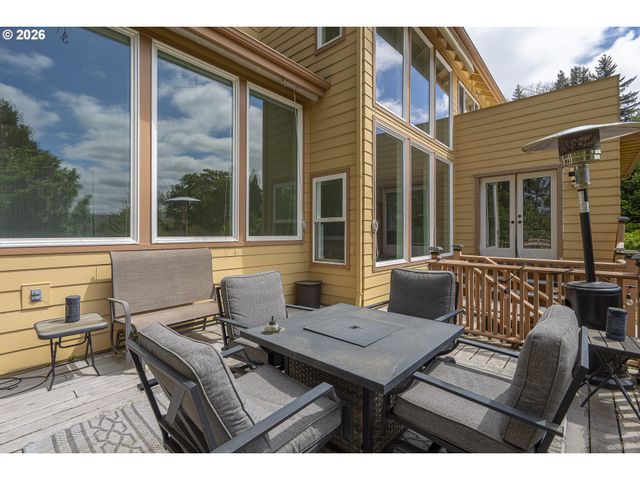2380 EMMETT Dr Nw, Salem, OR 97304