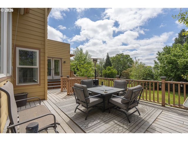 2380 EMMETT Dr Nw, Salem, OR 97304