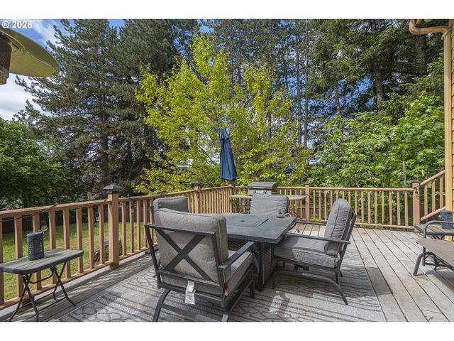 2380 EMMETT Dr Nw, Salem, OR 97304