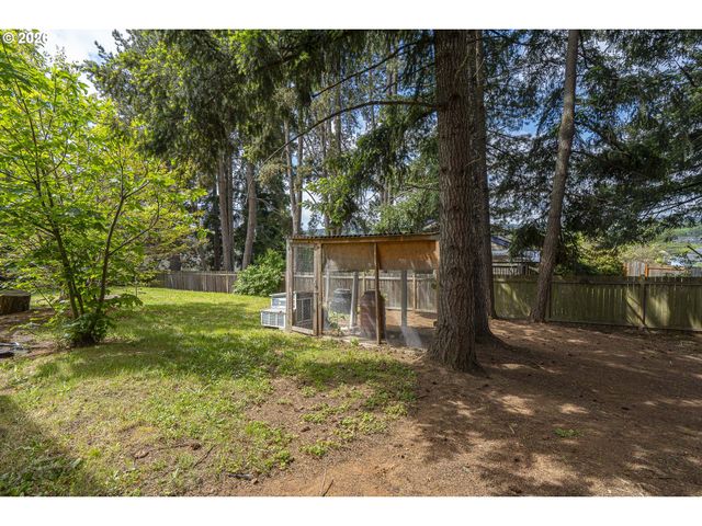 2380 EMMETT Dr Nw, Salem, OR 97304