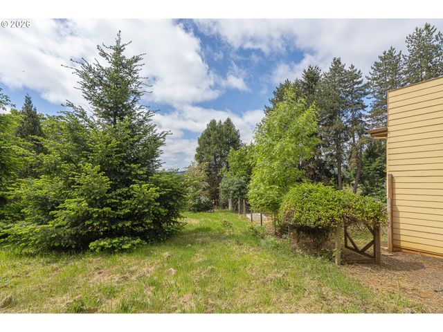2380 EMMETT Dr Nw, Salem, OR 97304
