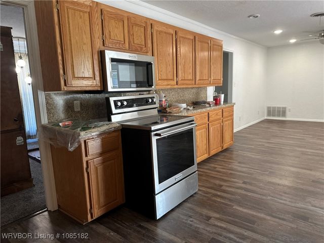 104 Craigway Street, Poteau, OK 74953