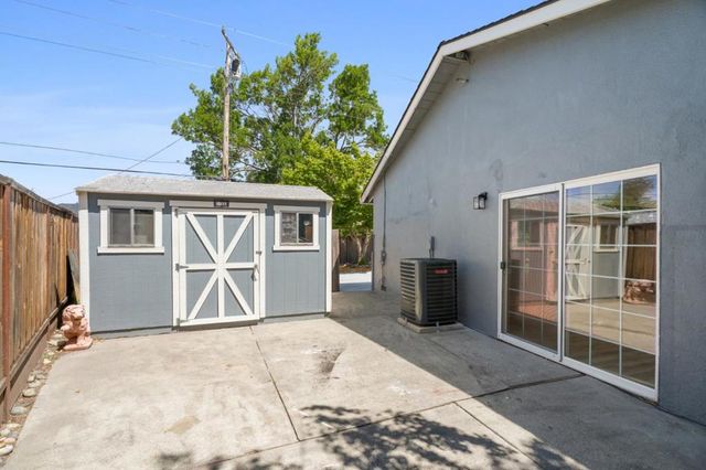 8633 Briarwood Lane, Dublin, CA 94568