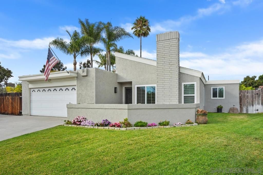 Image 1 of property listing at 2112 Park Dale Ln, Encinitas, CA 92024