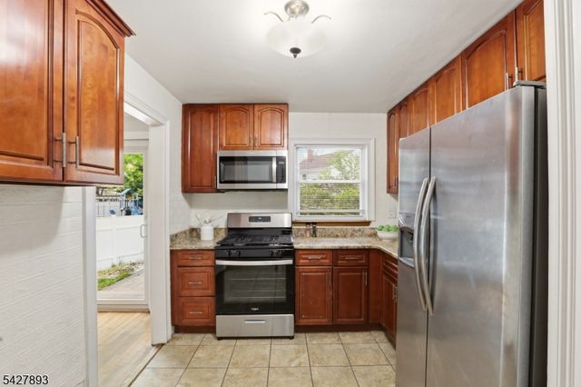 721 Beechwood Rd, Linden City, NJ 07036