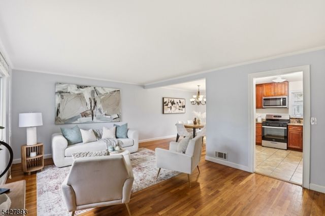 721 Beechwood Rd, Linden City, NJ 07036