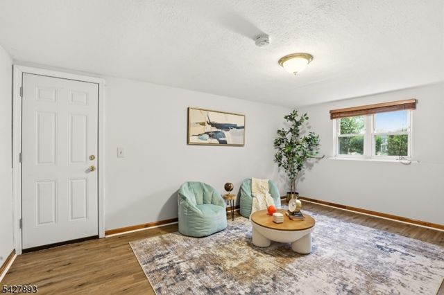 721 Beechwood Rd, Linden City, NJ 07036