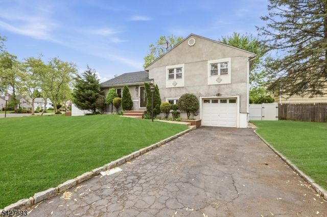721 Beechwood Rd, Linden City, NJ 07036