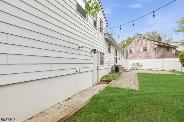 721 Beechwood Rd, Linden City, NJ 07036