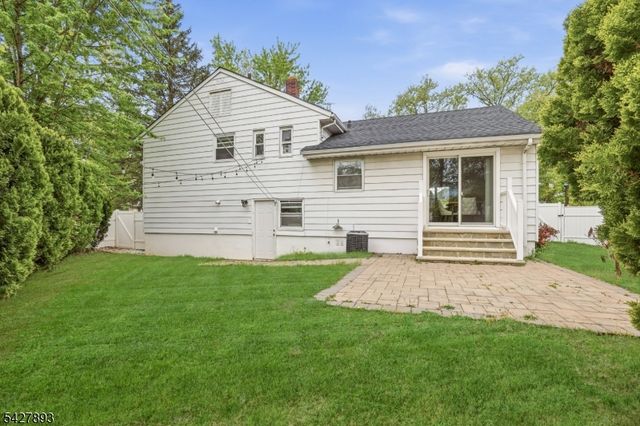 721 Beechwood Rd, Linden City, NJ 07036