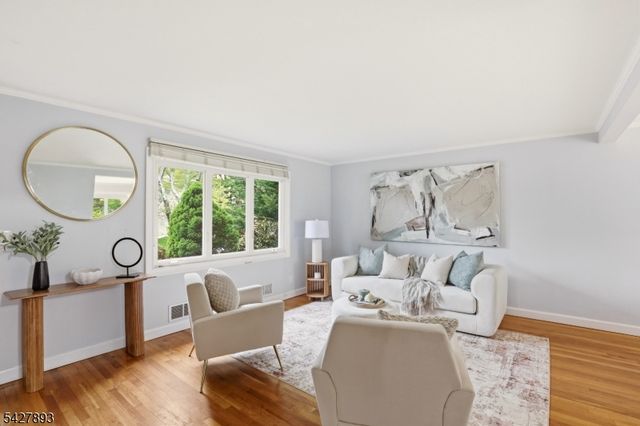 721 Beechwood Rd, Linden City, NJ 07036