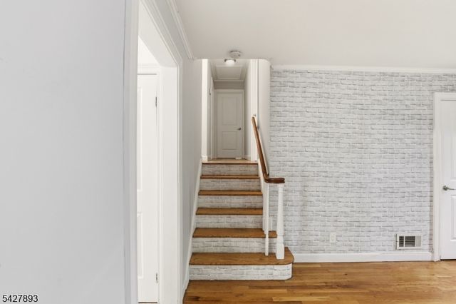 721 Beechwood Rd, Linden City, NJ 07036