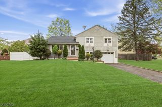 721 Beechwood Rd, Linden City, NJ 07036