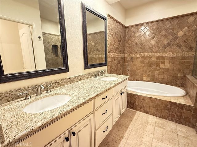 200 Paris 210, Newport Beach, CA 92663