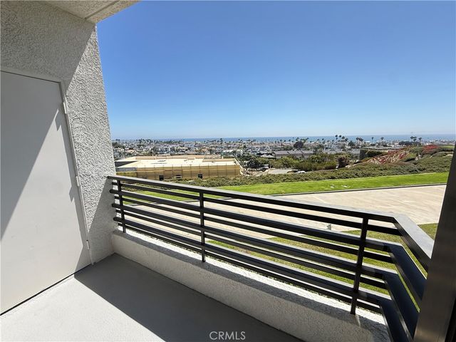 200 Paris 210, Newport Beach, CA 92663