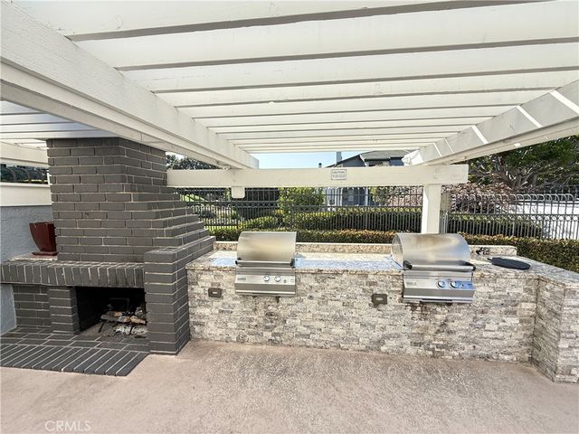 200 Paris 210, Newport Beach, CA 92663