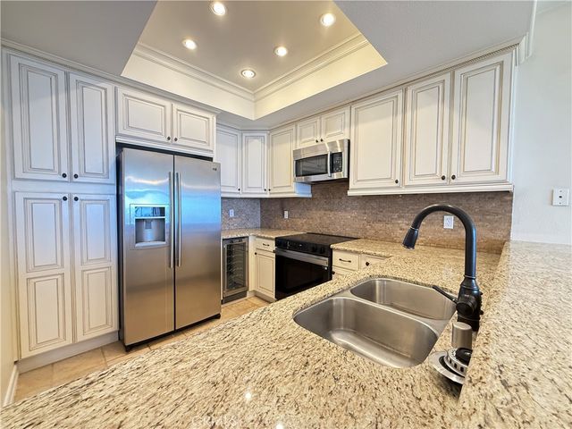 200 Paris 210, Newport Beach, CA 92663