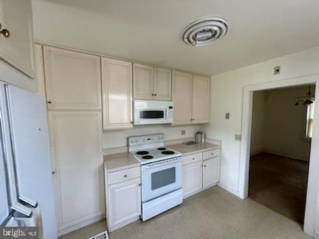 1348 RT-33, Hamilton Twp, NJ 08690