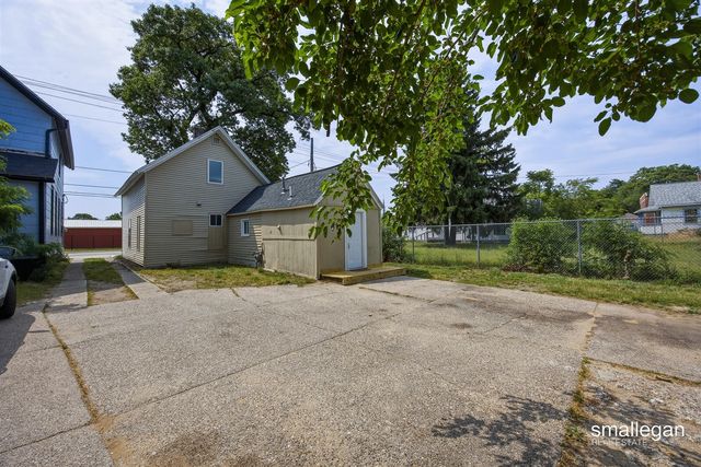 1316 Sanford Street, Muskegon, MI 49441