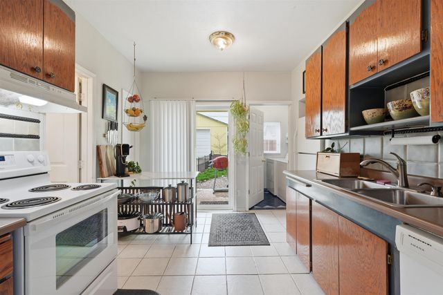 1507 E Bridgeport Ave, Spokane, WA 99207