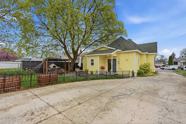 1507 E Bridgeport Ave, Spokane, WA 99207