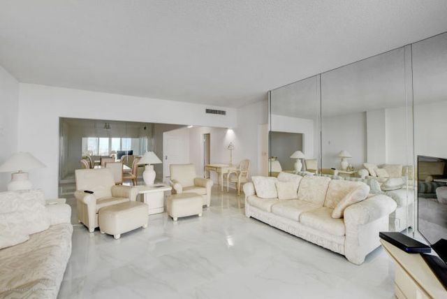 100 Worth Avenue 7, Palm Beach, FL 33480