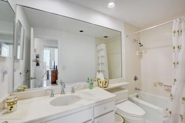 100 Worth Avenue 7, Palm Beach, FL 33480
