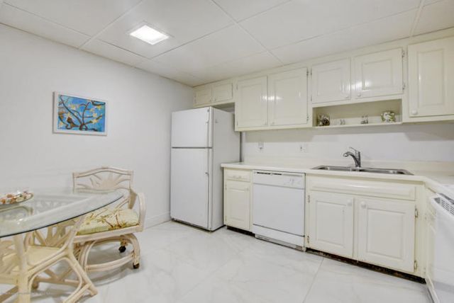 100 Worth Avenue 7, Palm Beach, FL 33480